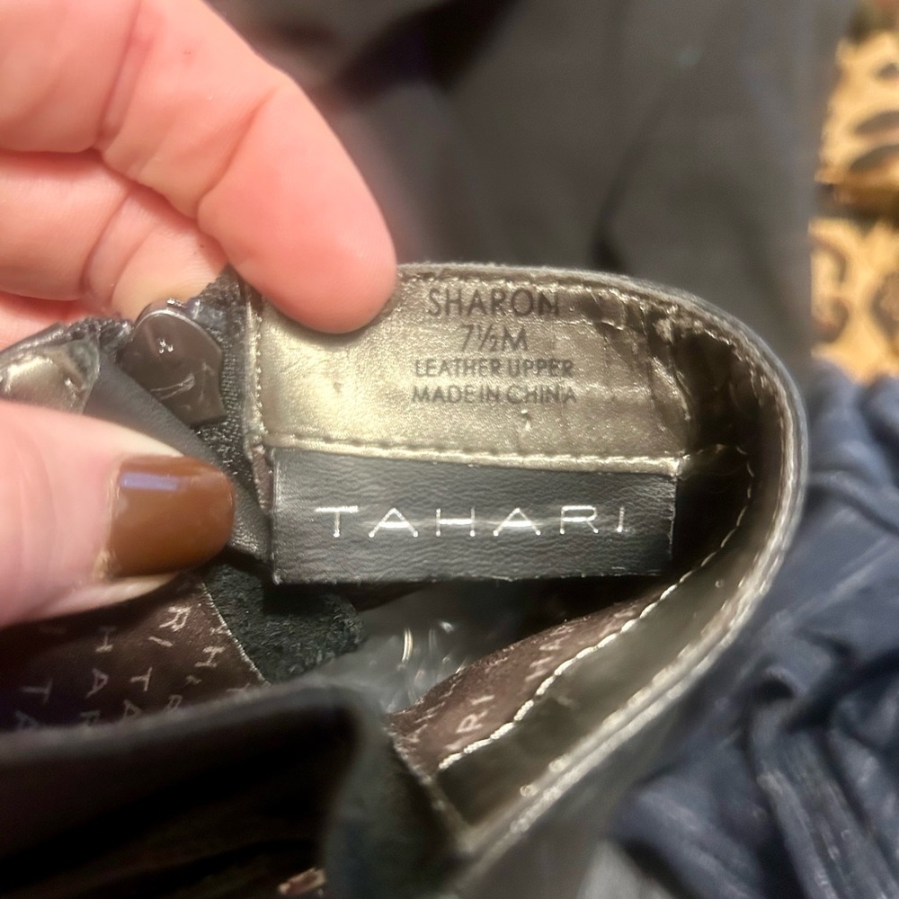 Tahari‎ women’s boots. - Picture 7 of 7